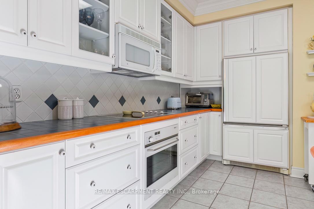 Photo 13 of 7049 Gaslamp Walk, Mississauga, Meadowvale Village — HOMEH
