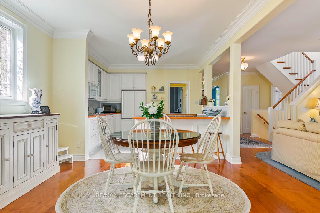 Photo 18 of 7049 Gaslamp Walk, Mississauga, Meadowvale Village — HOMEH