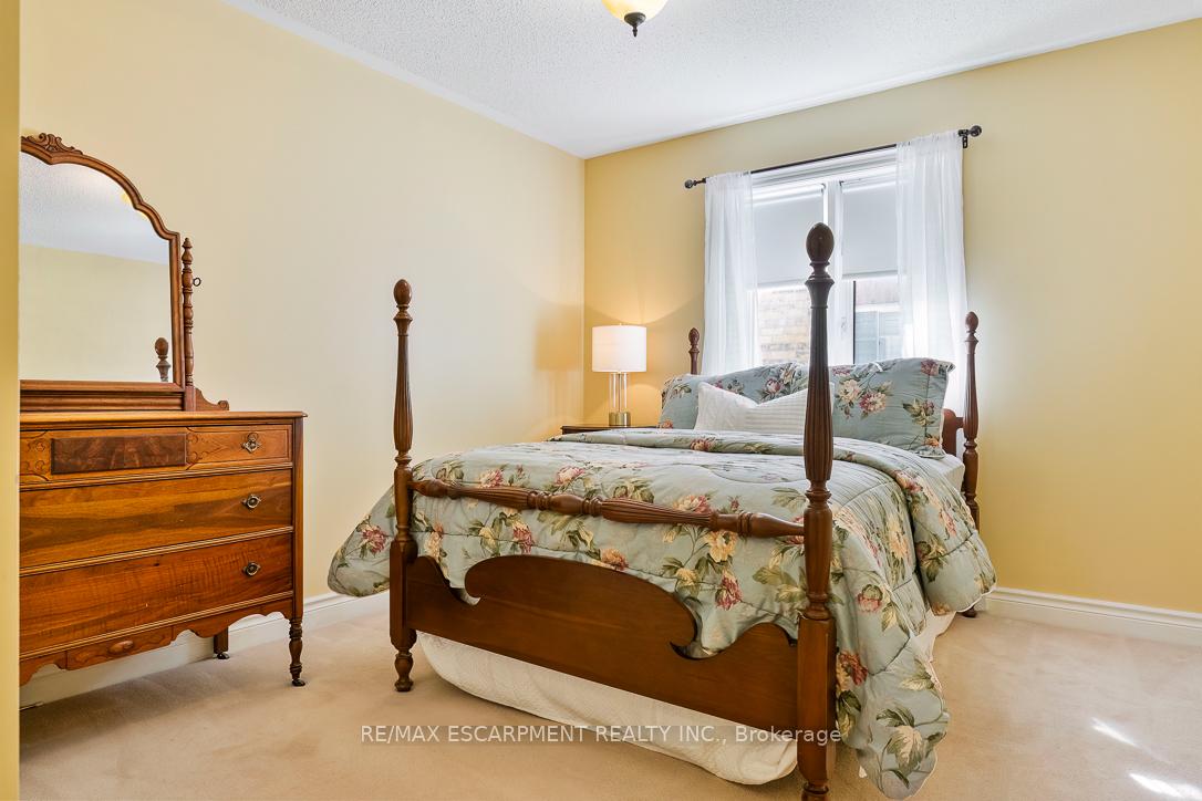 Photo 36 of 7049 Gaslamp Walk, Mississauga, Meadowvale Village — HOMEH