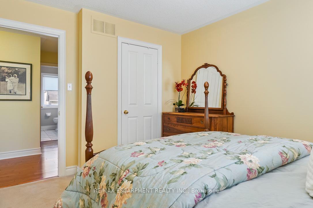 Photo 37 of 7049 Gaslamp Walk, Mississauga, Meadowvale Village — HOMEH