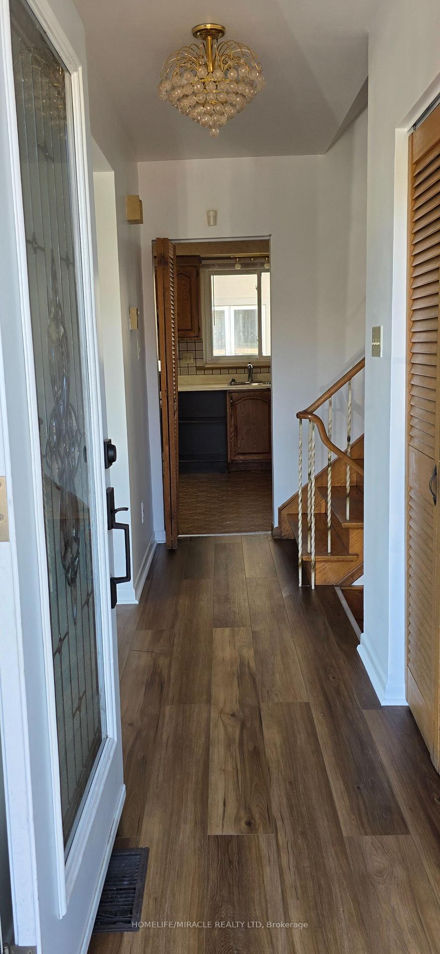 Photo 3 of 46 Cavehill Crescent, Scarborough, Wexford-Maryvale — HOMEH