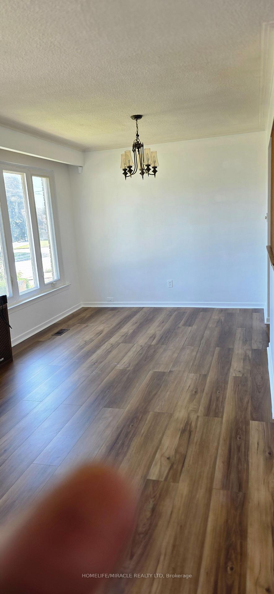 Photo 5 of 46 Cavehill Crescent, Scarborough, Wexford-Maryvale — HOMEH