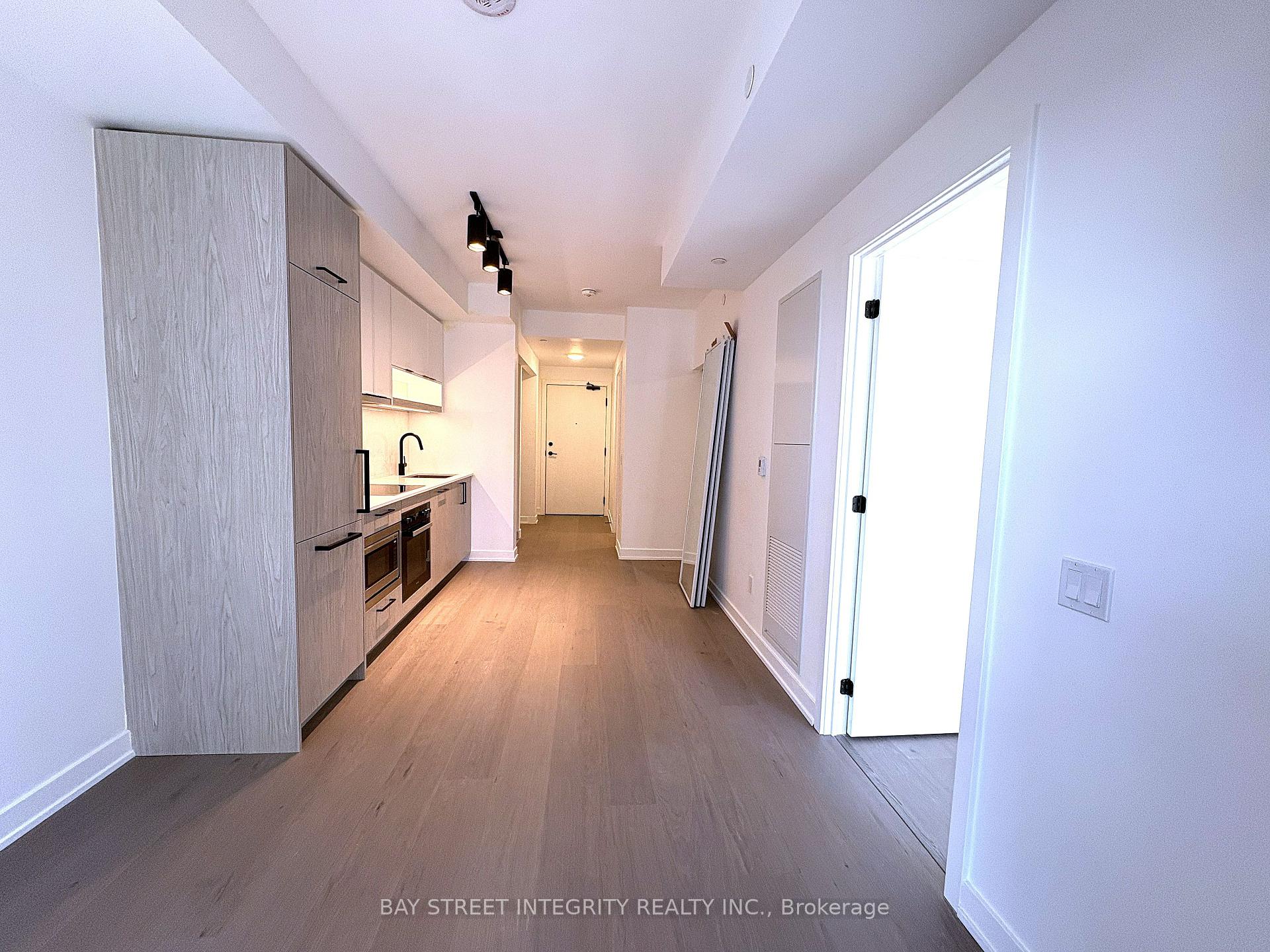 Photo 5 of Unit 1703, 91 Montclair Avenue, Toronto, Forest Hill South — HOMEH