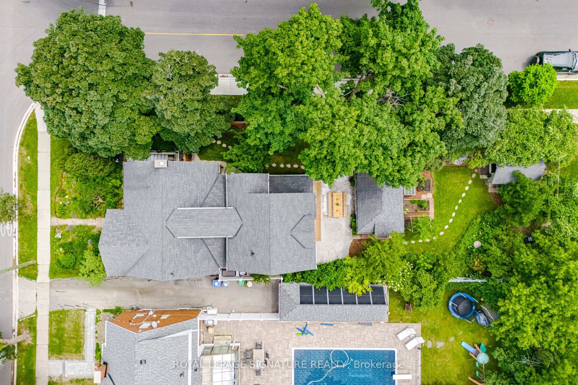 Photo 3 of 83 Mill Street S, Brampton, Downtown Brampton — HOMEH