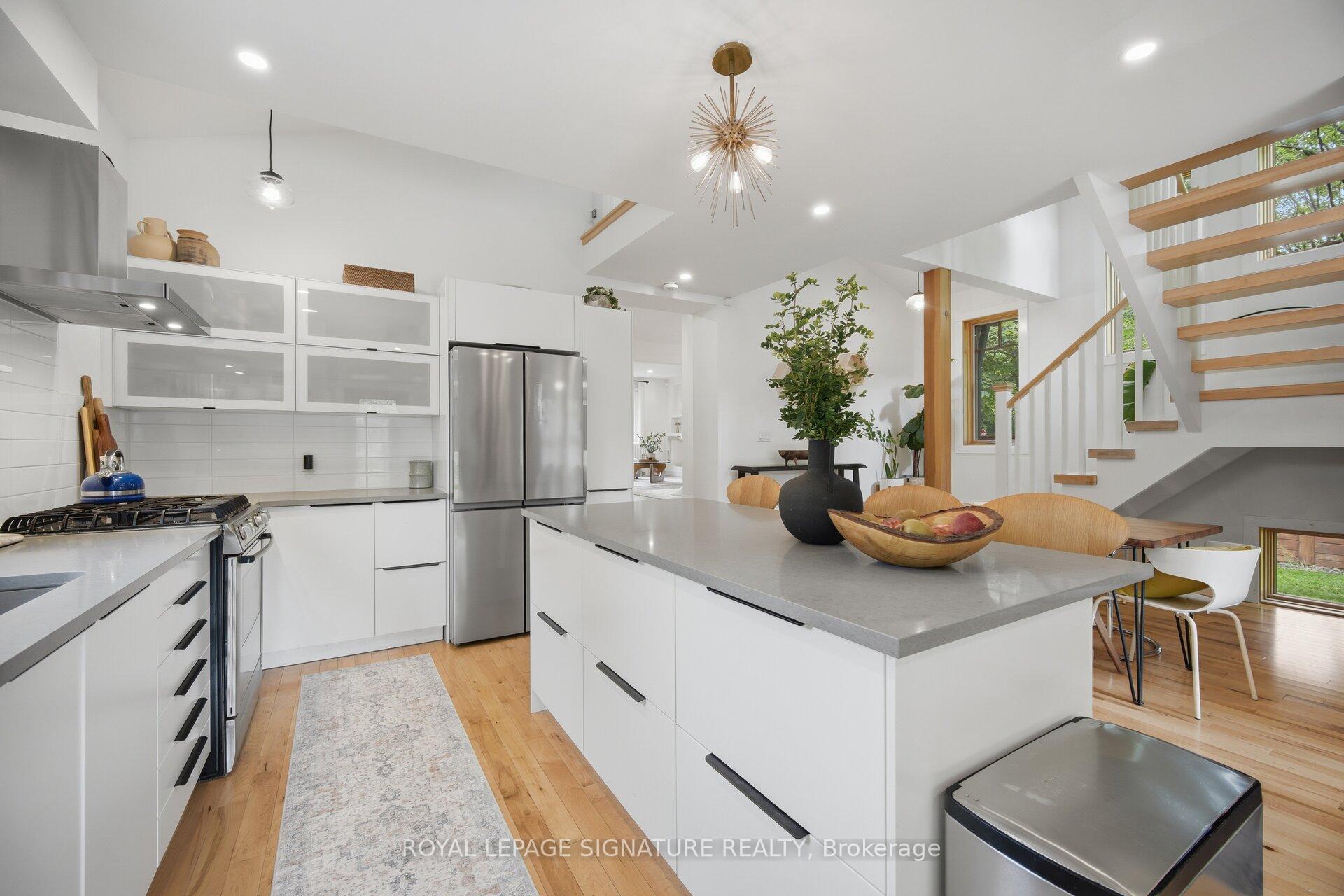 Photo 12 of 83 Mill Street S, Brampton, Downtown Brampton — HOMEH