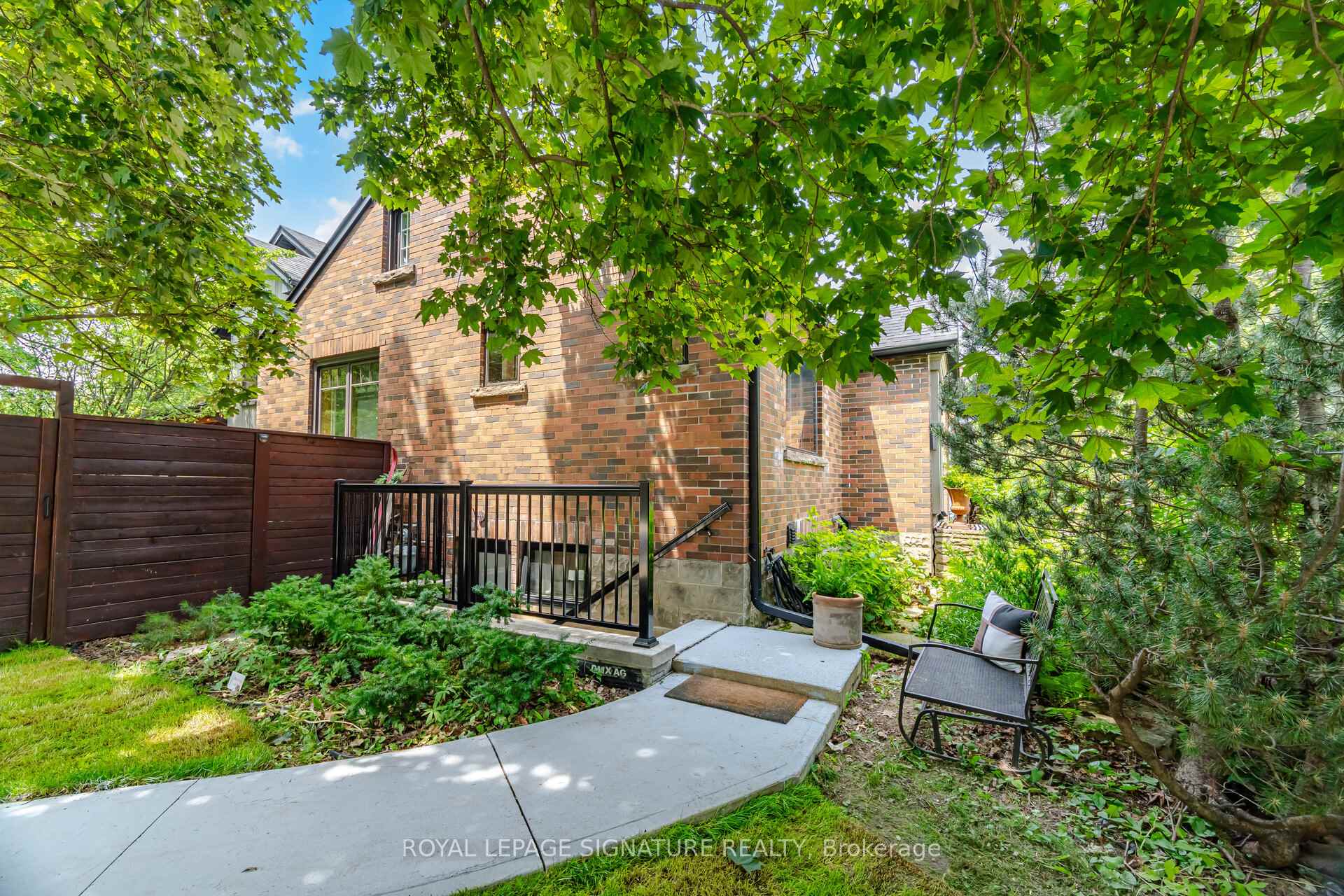 Photo 34 of 83 Mill Street S, Brampton, Downtown Brampton — HOMEH