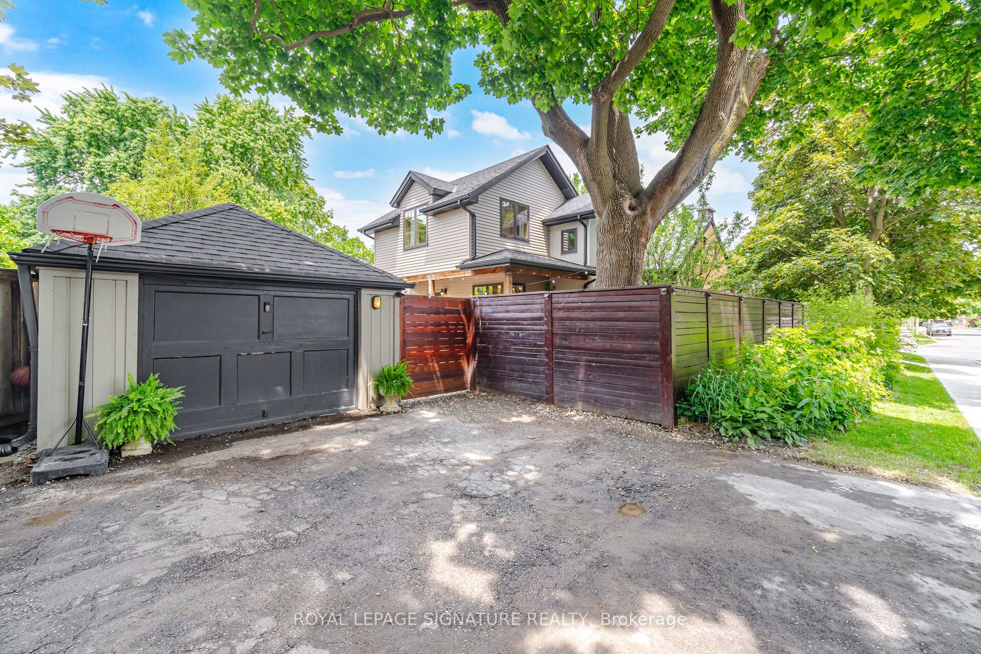 Photo 47 of 83 Mill Street S, Brampton, Downtown Brampton — HOMEH