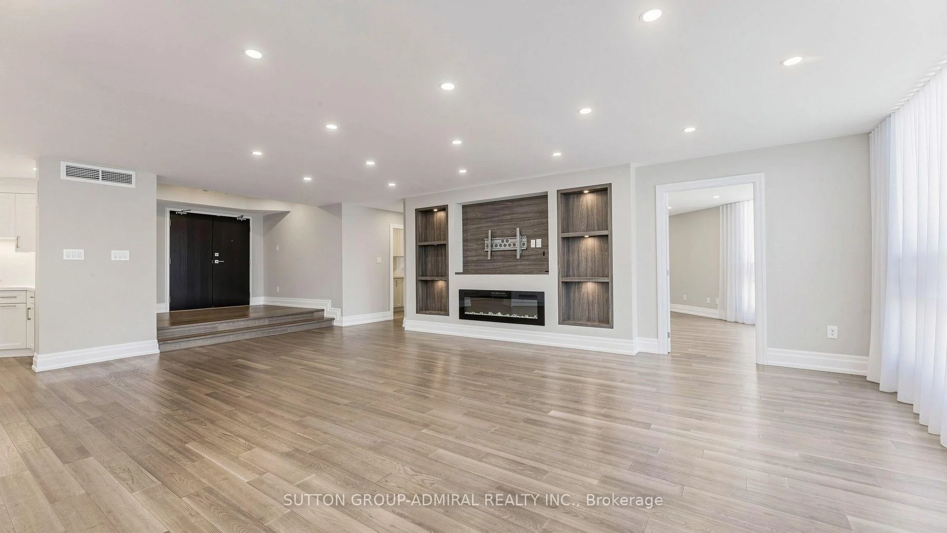 Photo 9 of Unit Ph3, 240 Heath Street W, Toronto, Forest Hill South — HOMEH