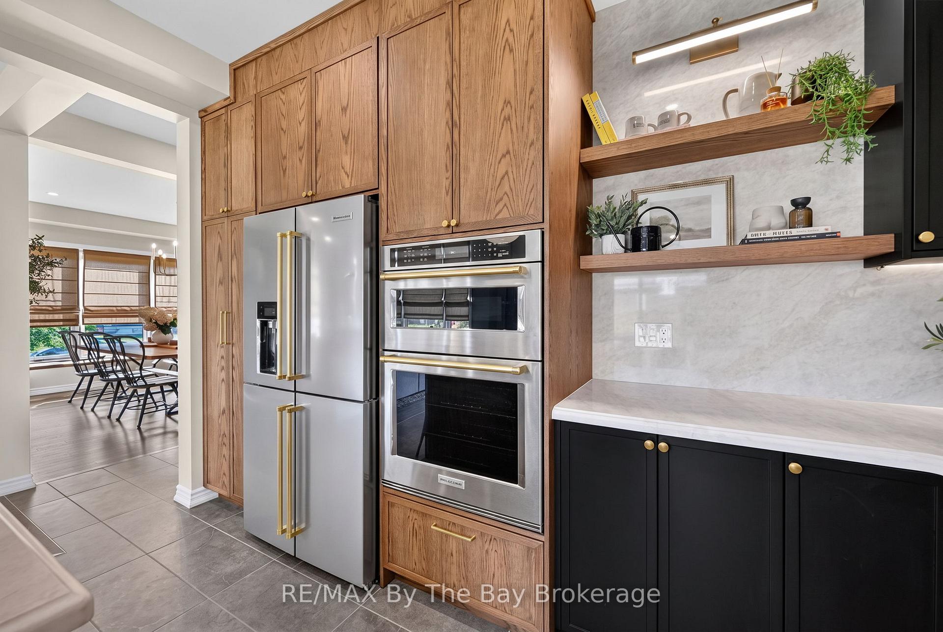 Photo 10 of 171 Rosanne Circle, Wasaga Beach — HOMEH
