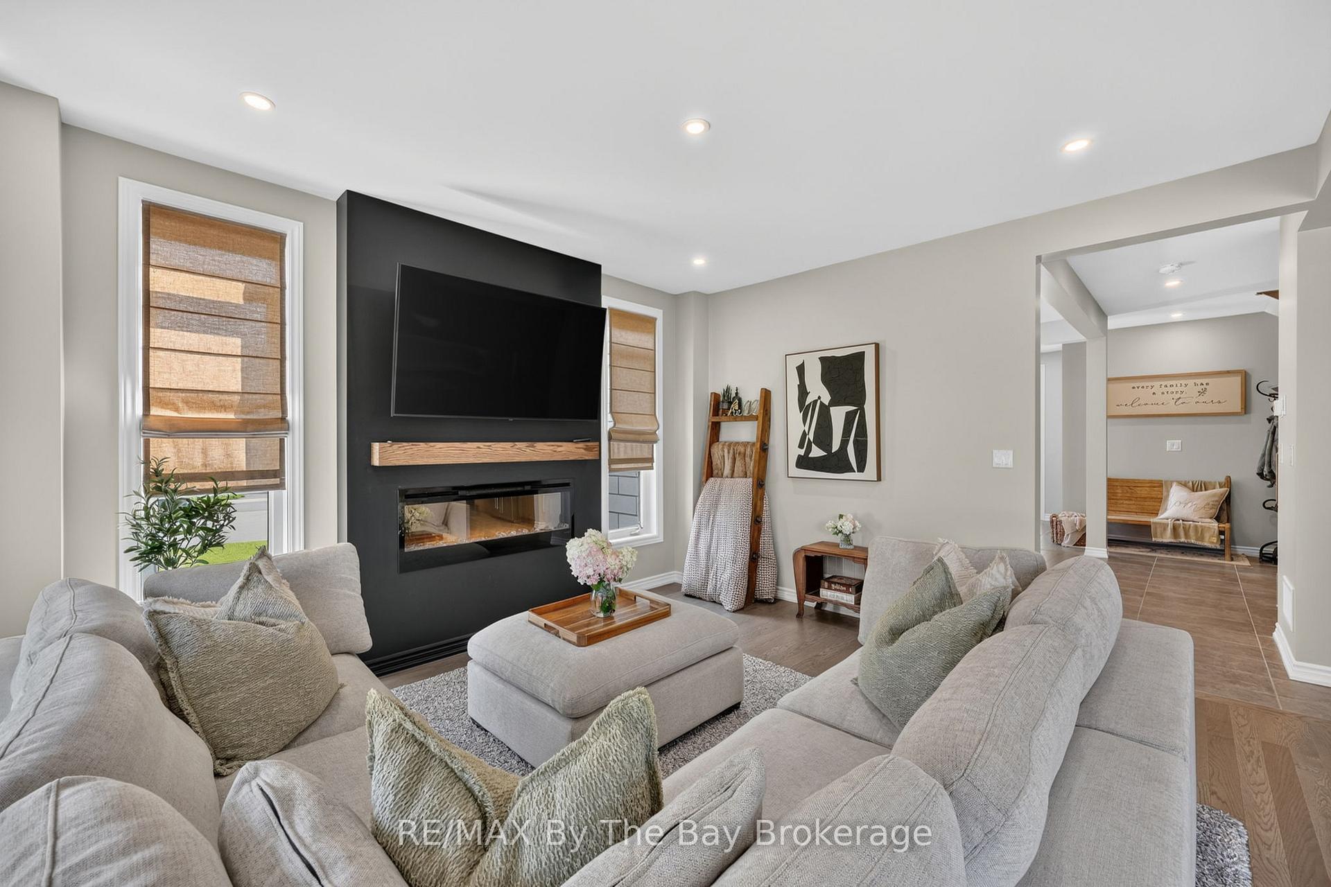 Photo 13 of 171 Rosanne Circle, Wasaga Beach — HOMEH