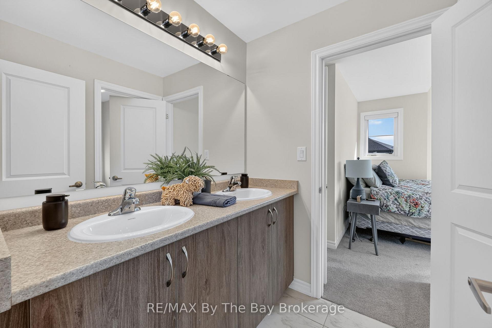 Photo 39 of 171 Rosanne Circle, Wasaga Beach — HOMEH