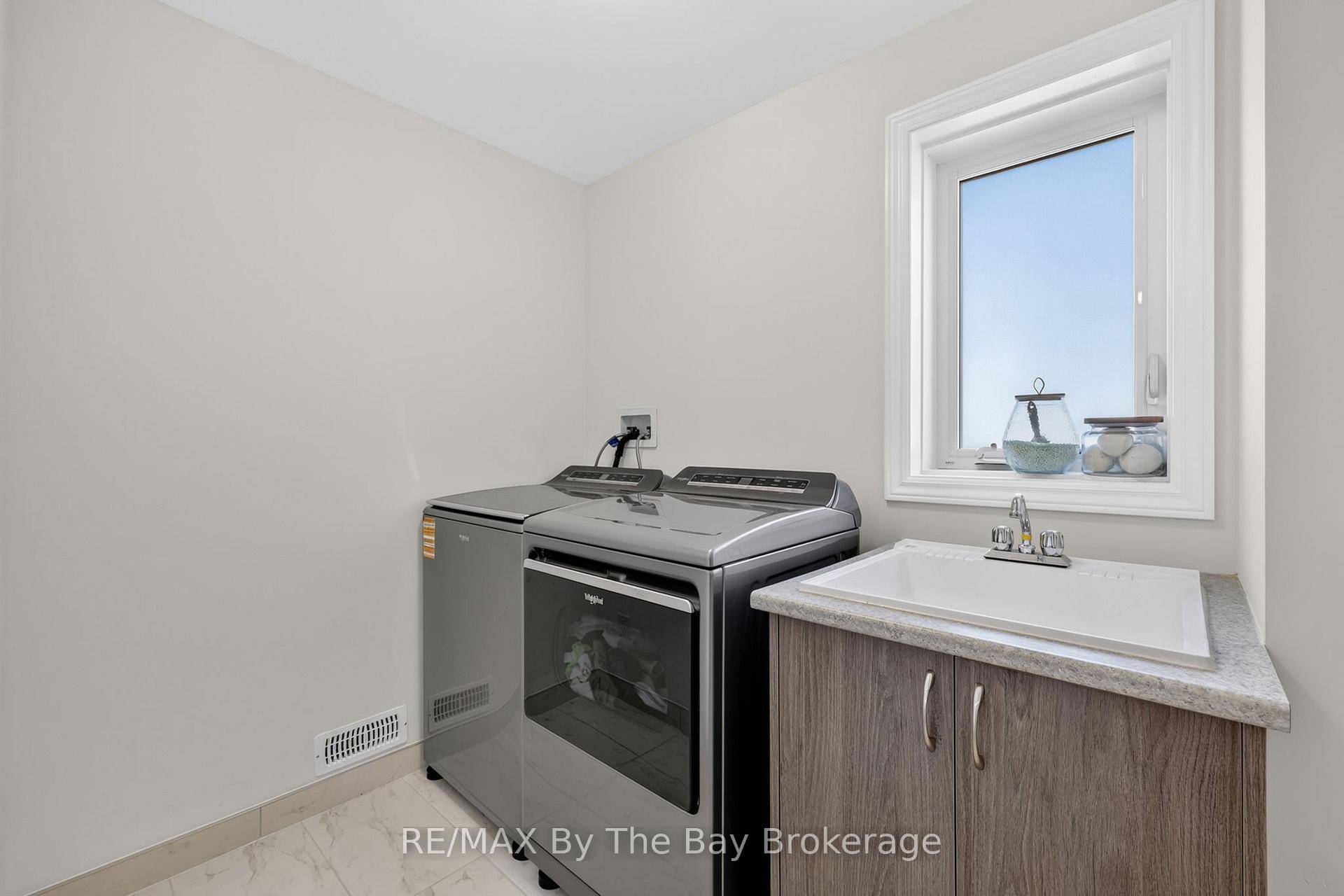 Photo 42 of 171 Rosanne Circle, Wasaga Beach — HOMEH