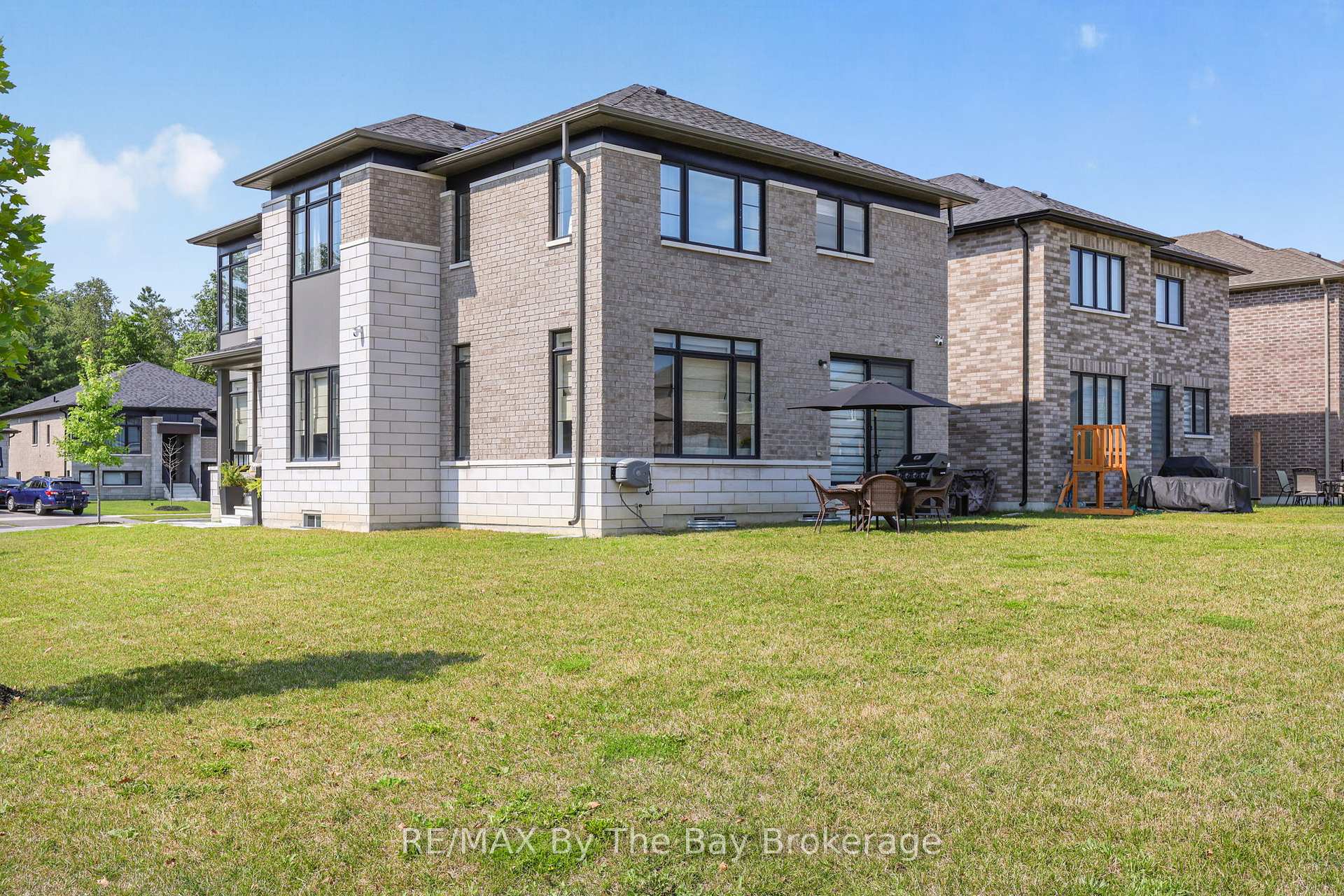 Photo 44 of 171 Rosanne Circle, Wasaga Beach — HOMEH