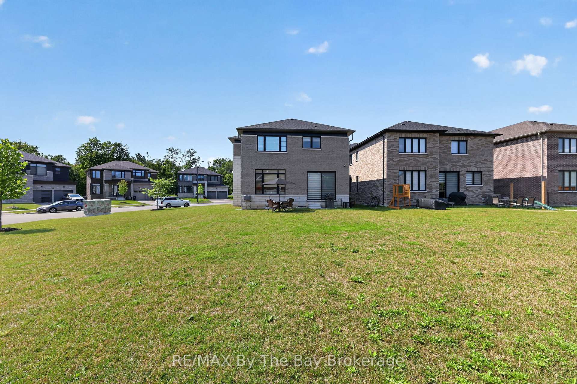 Photo 46 of 171 Rosanne Circle, Wasaga Beach — HOMEH