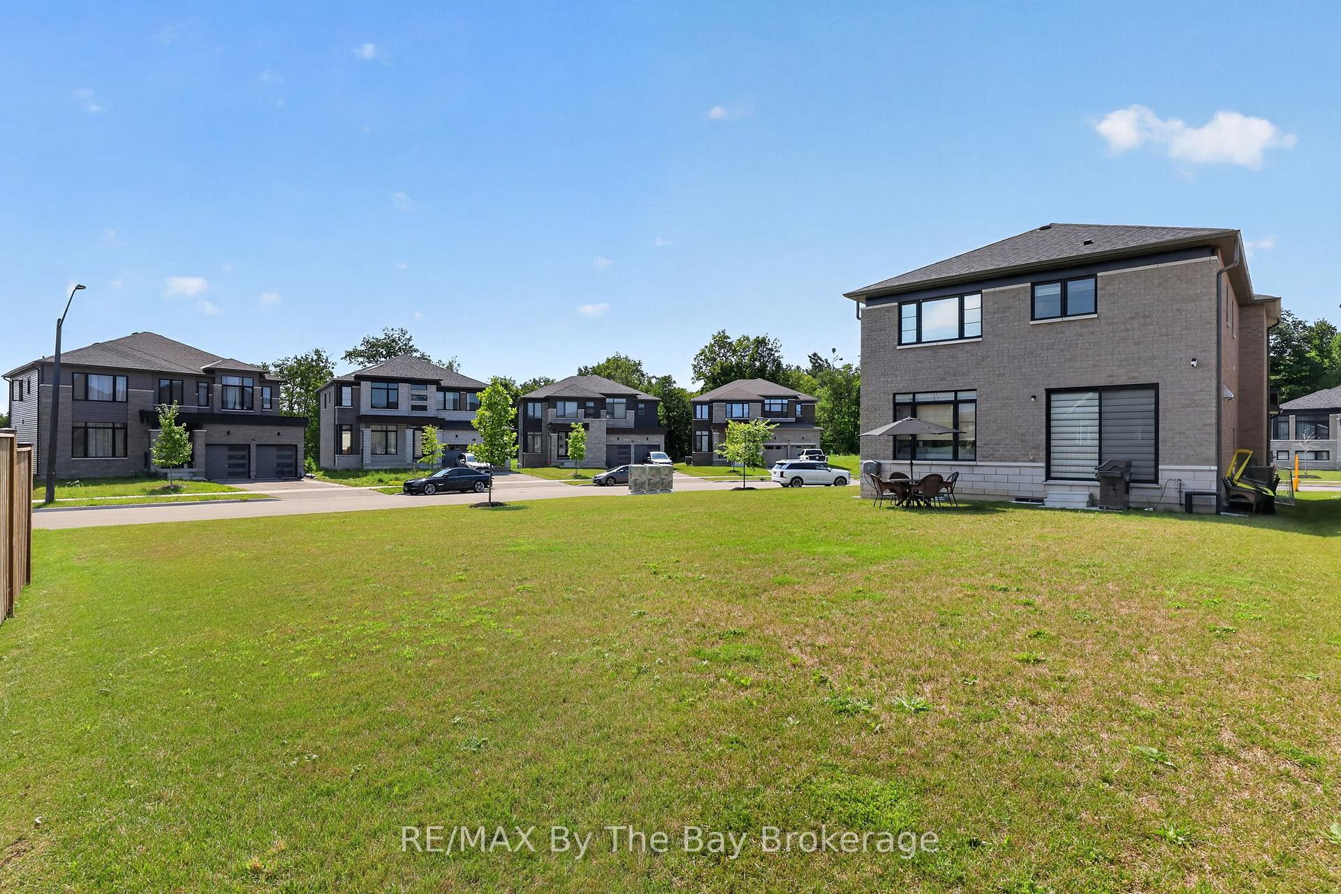 Photo 47 of 171 Rosanne Circle, Wasaga Beach — HOMEH