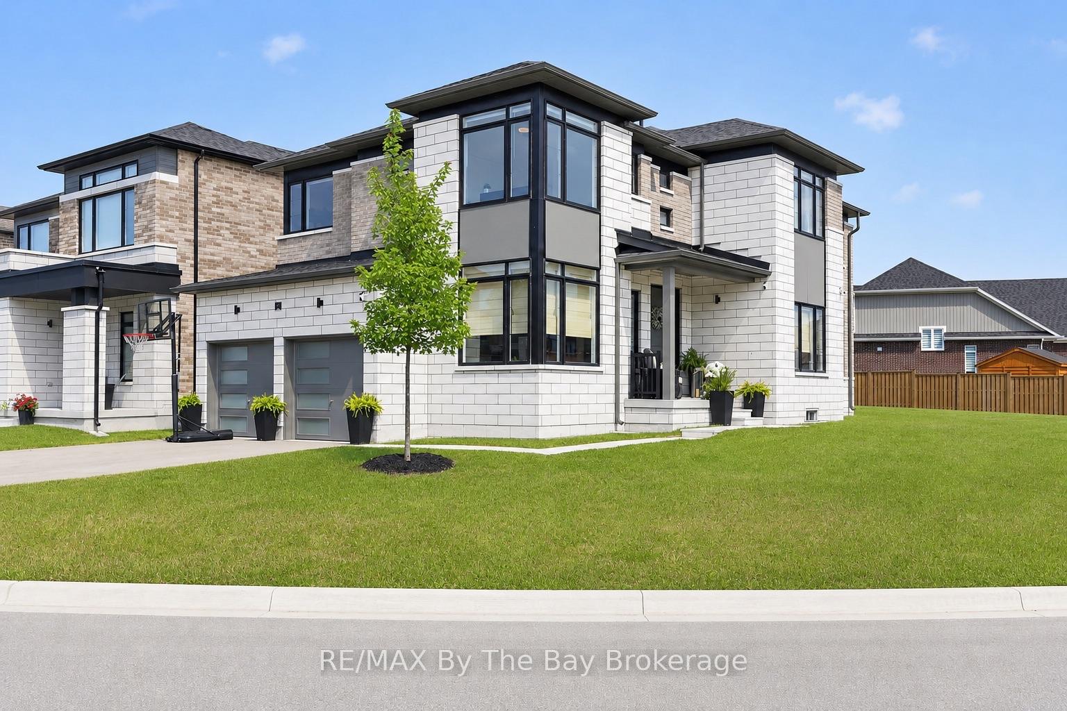 Photo 2 of 171 Rosanne Circle, Wasaga Beach — HOMEH