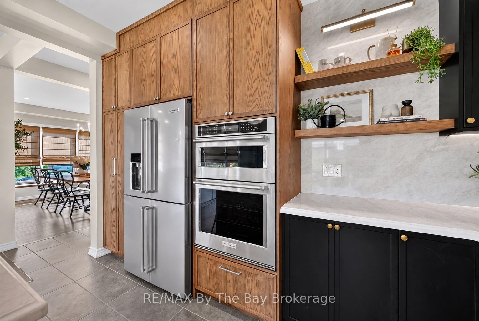 Photo 11 of 171 Rosanne Circle, Wasaga Beach — HOMEH