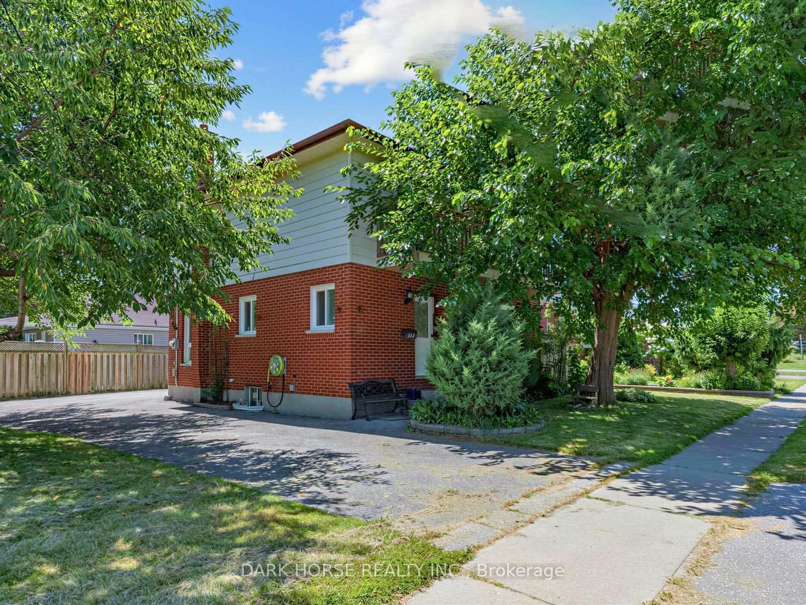 Photo 2 of 347 Annapolis Avenue, Oshawa, McLaughlin — HOMEH