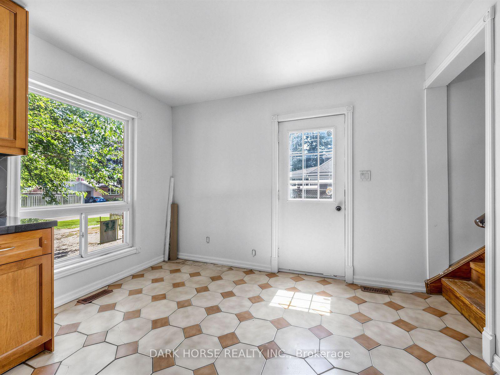 Photo 12 of 347 Annapolis Avenue, Oshawa, McLaughlin — HOMEH
