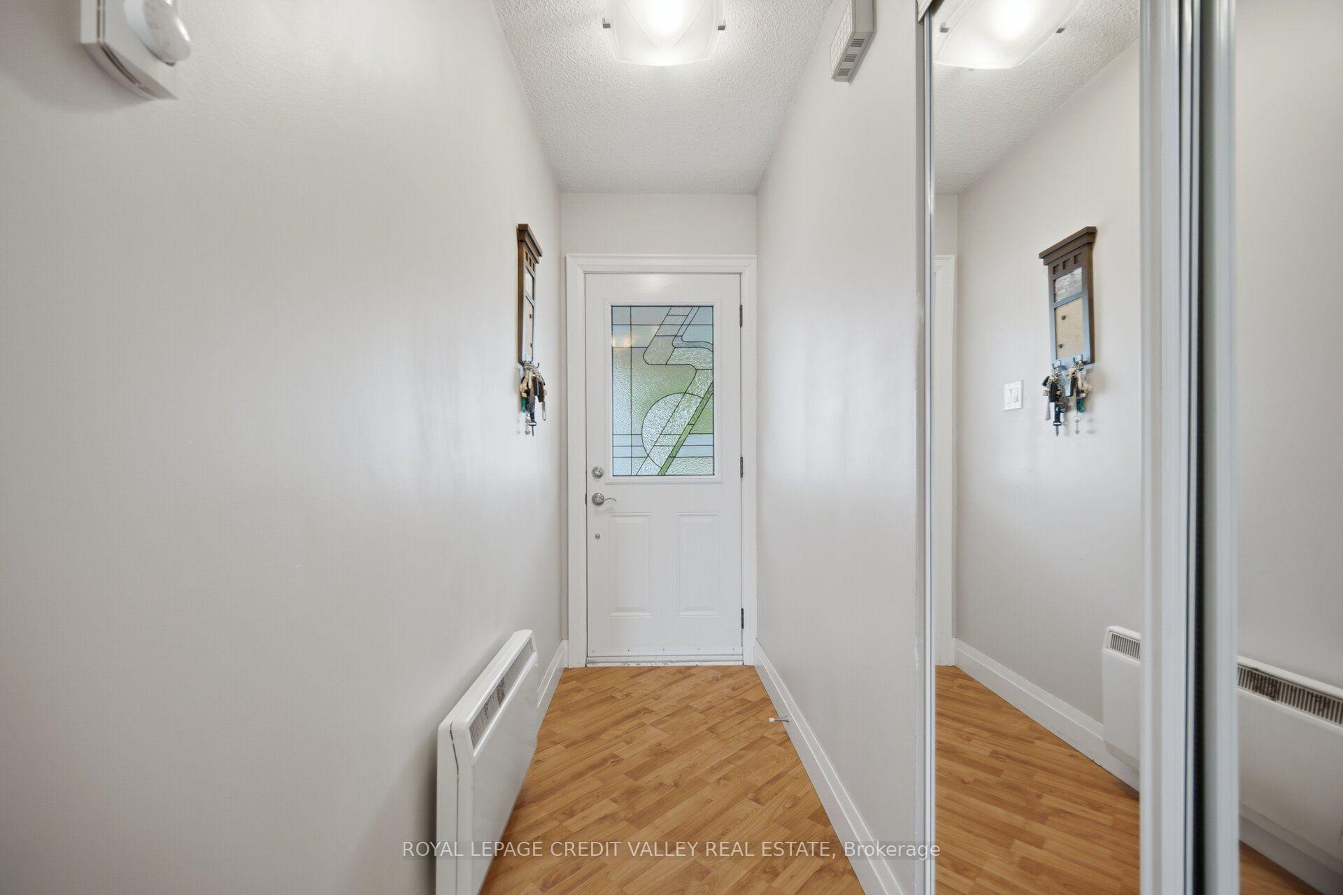 Photo 7 of 10 Gladstone Square, Brampton, Bramalea North Industrial — HOMEH