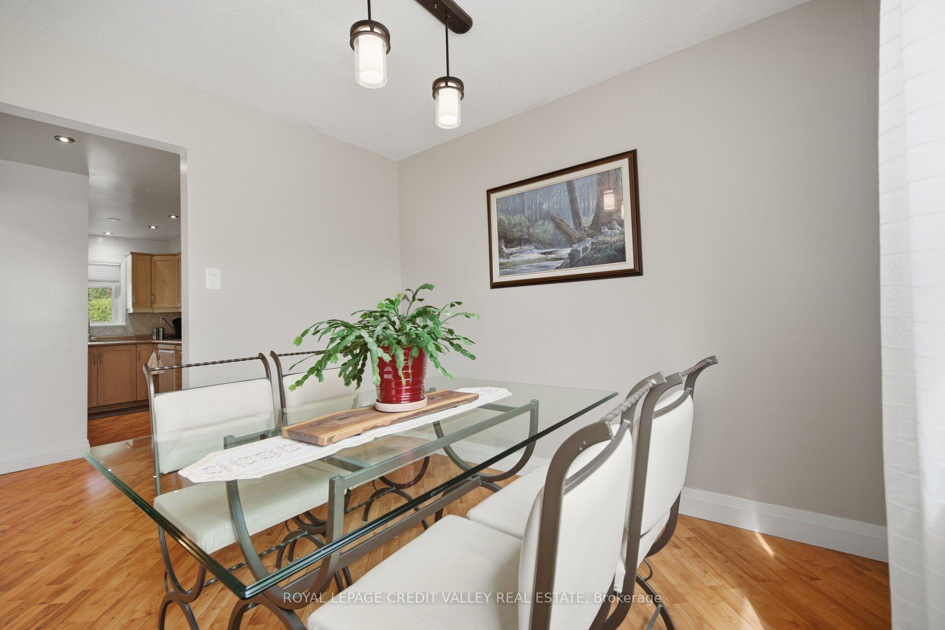 Photo 15 of 10 Gladstone Square, Brampton, Bramalea North Industrial — HOMEH