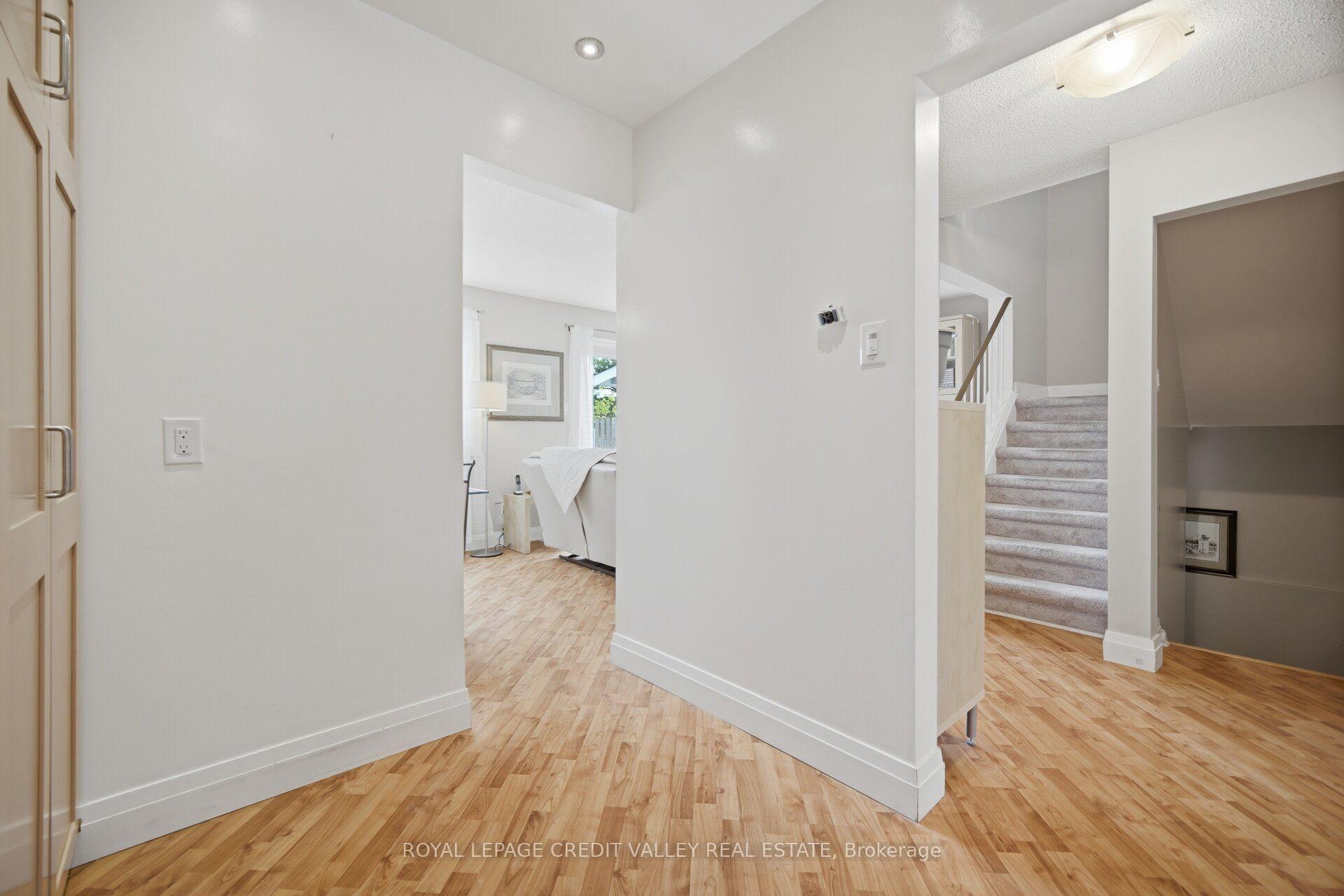 Photo 20 of 10 Gladstone Square, Brampton, Bramalea North Industrial — HOMEH
