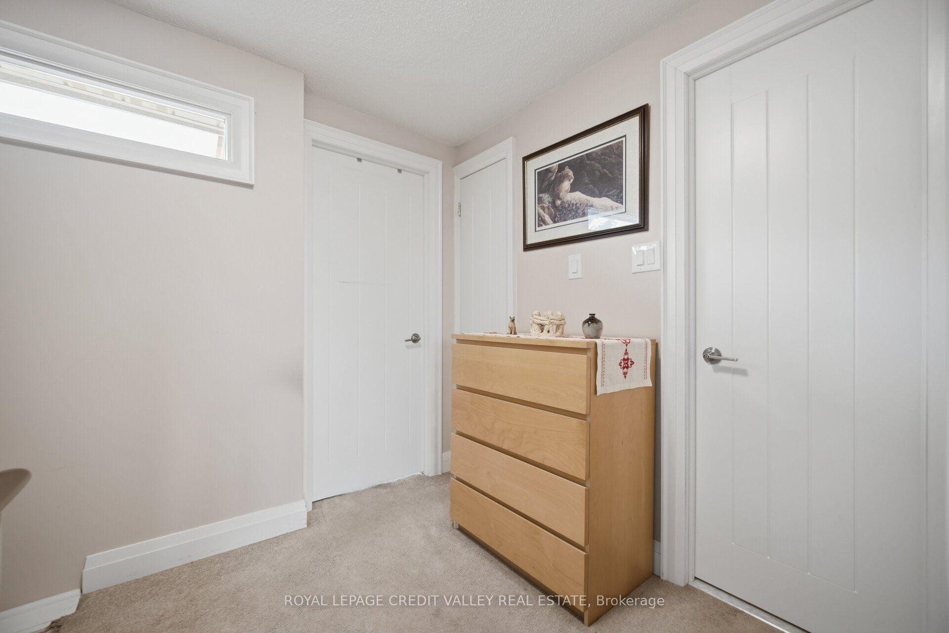 Photo 22 of 10 Gladstone Square, Brampton, Bramalea North Industrial — HOMEH