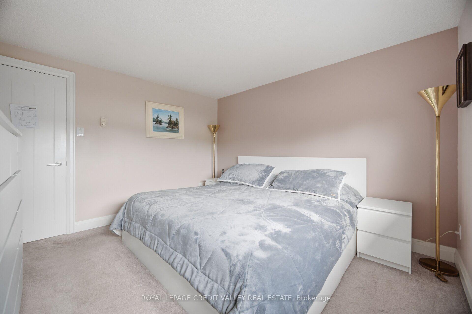 Photo 24 of 10 Gladstone Square, Brampton, Bramalea North Industrial — HOMEH