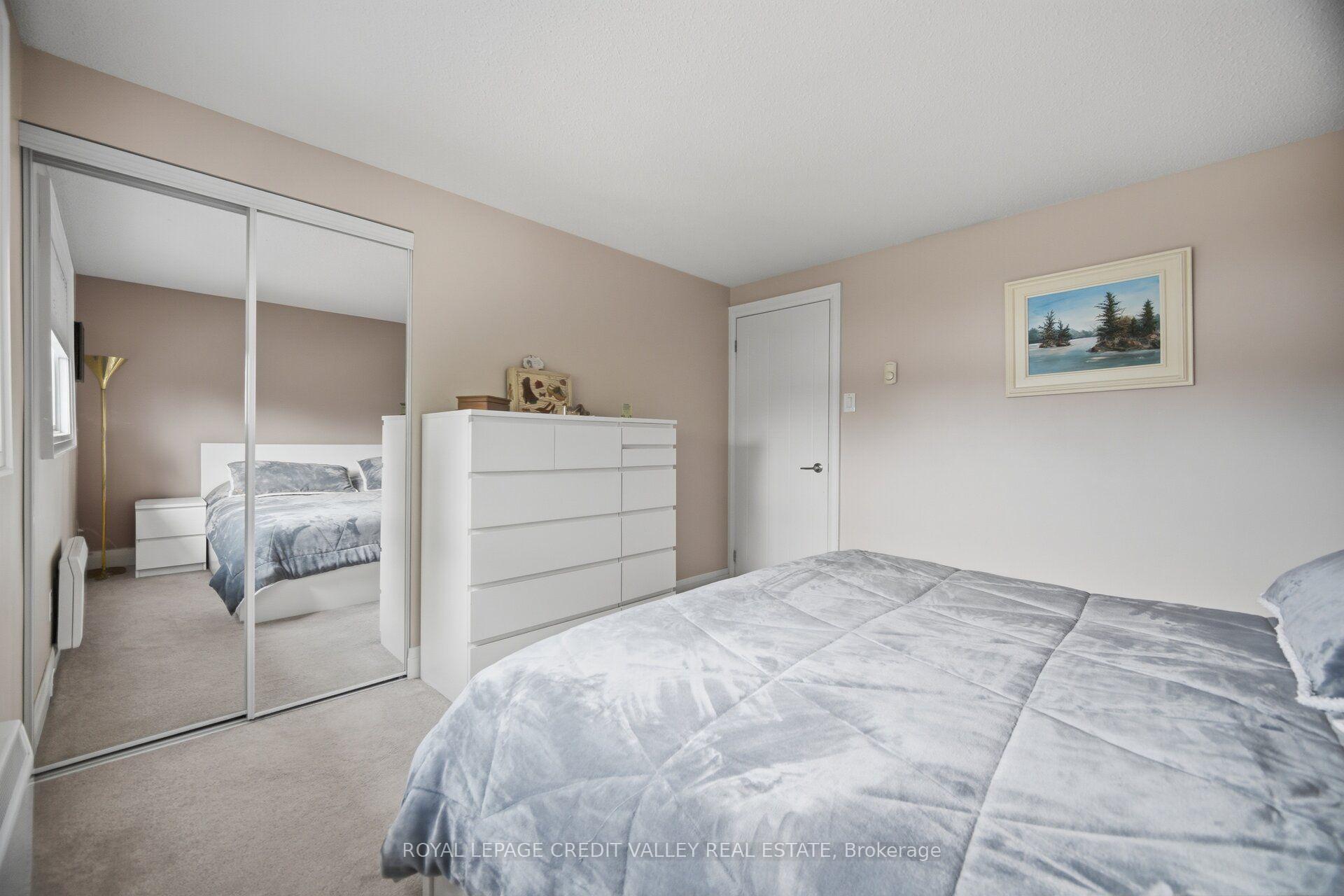 Photo 25 of 10 Gladstone Square, Brampton, Bramalea North Industrial — HOMEH