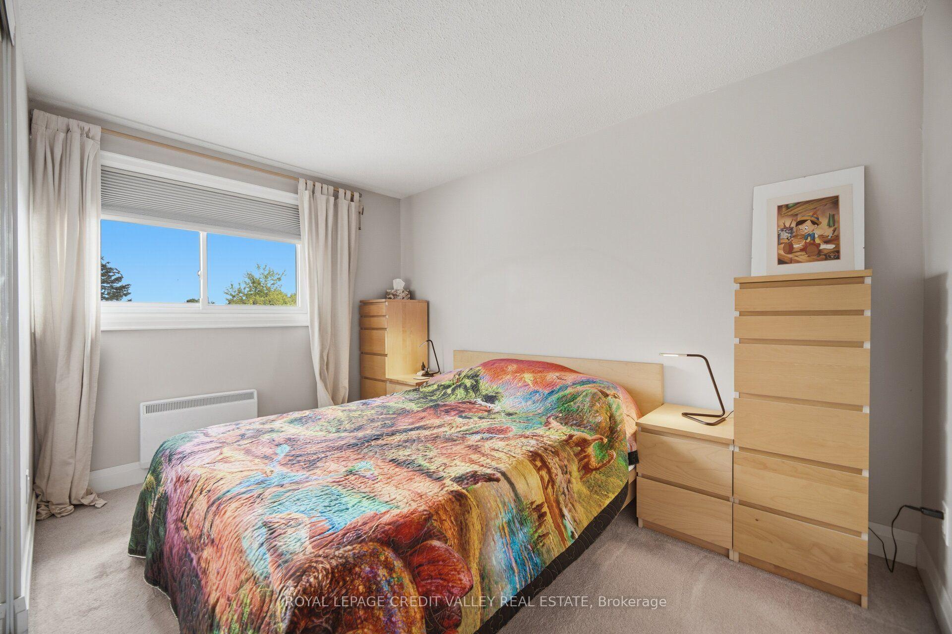 Photo 26 of 10 Gladstone Square, Brampton, Bramalea North Industrial — HOMEH