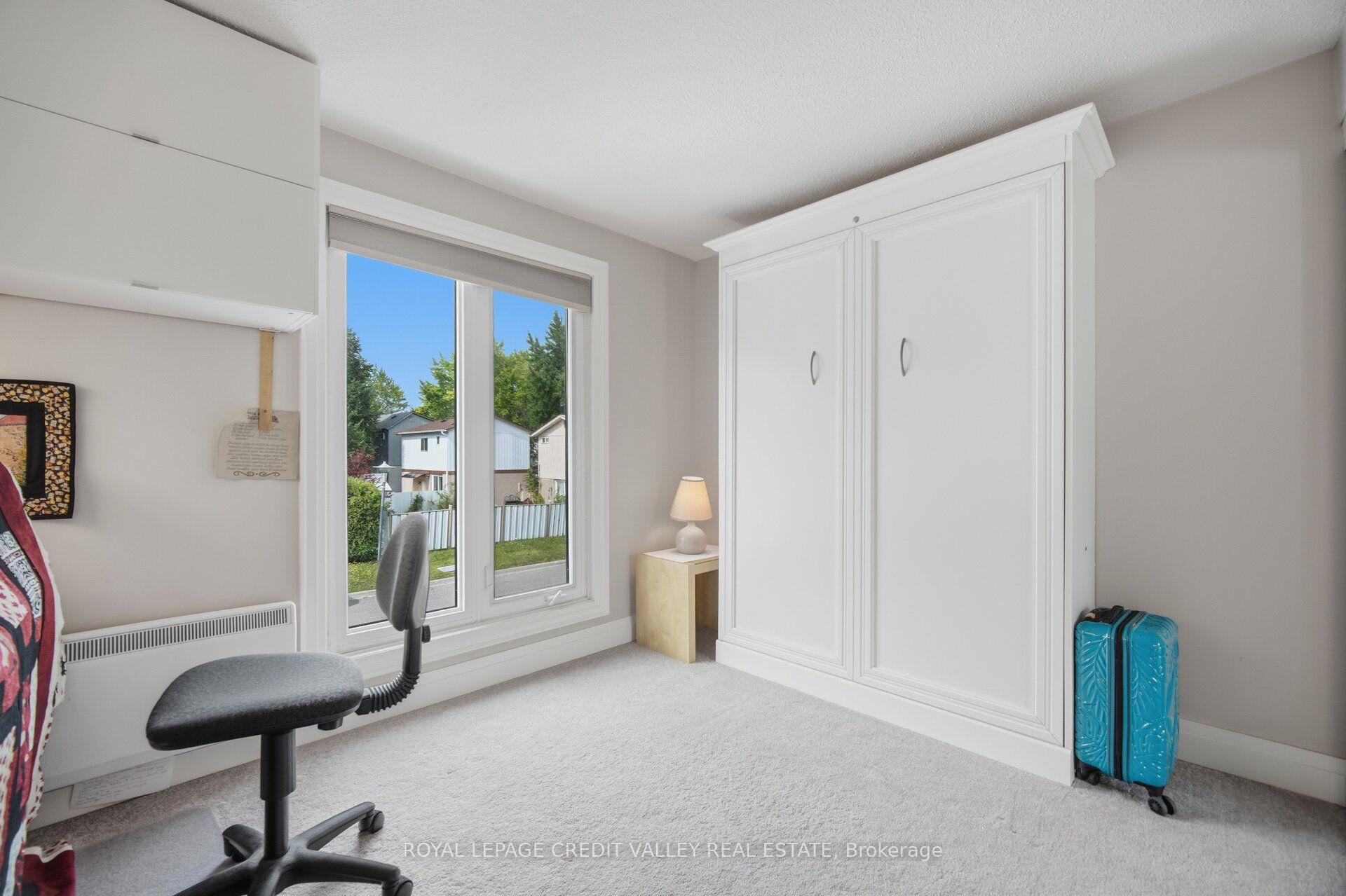 Photo 28 of 10 Gladstone Square, Brampton, Bramalea North Industrial — HOMEH