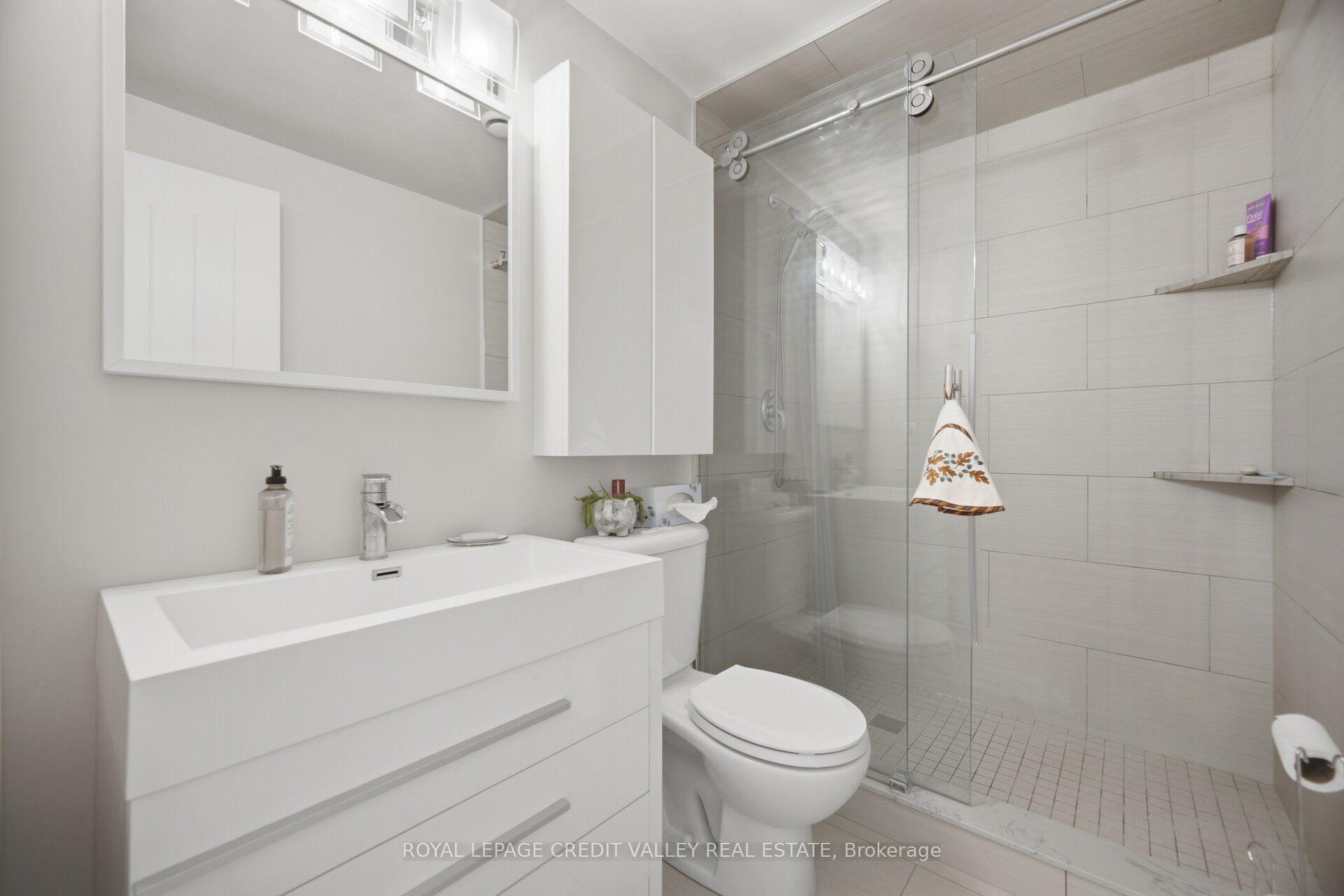 Photo 30 of 10 Gladstone Square, Brampton, Bramalea North Industrial — HOMEH