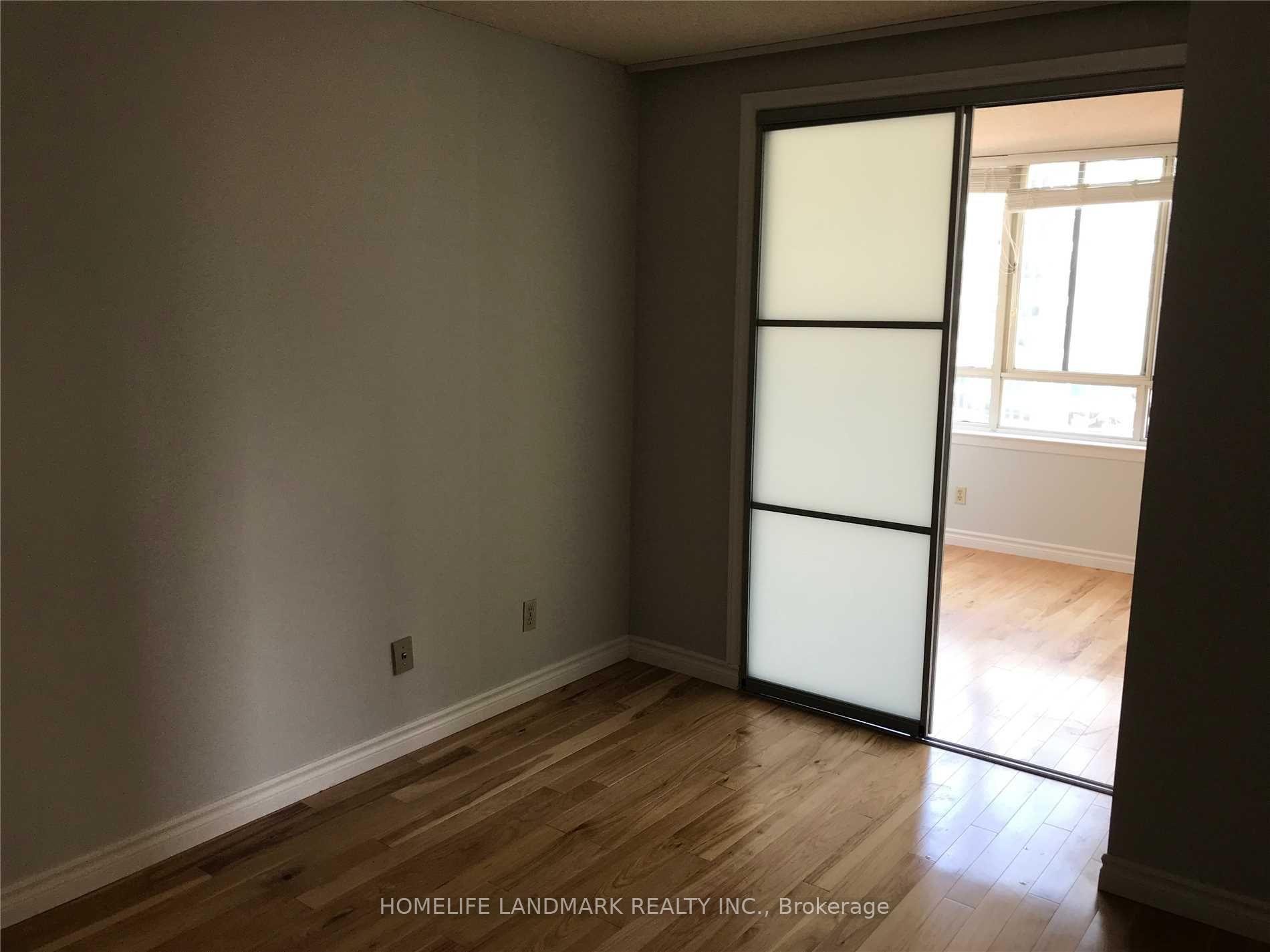 Photo 6 of Unit 1122, 633 Bay Street, Toronto, Bay Street Corridor — HOMEH