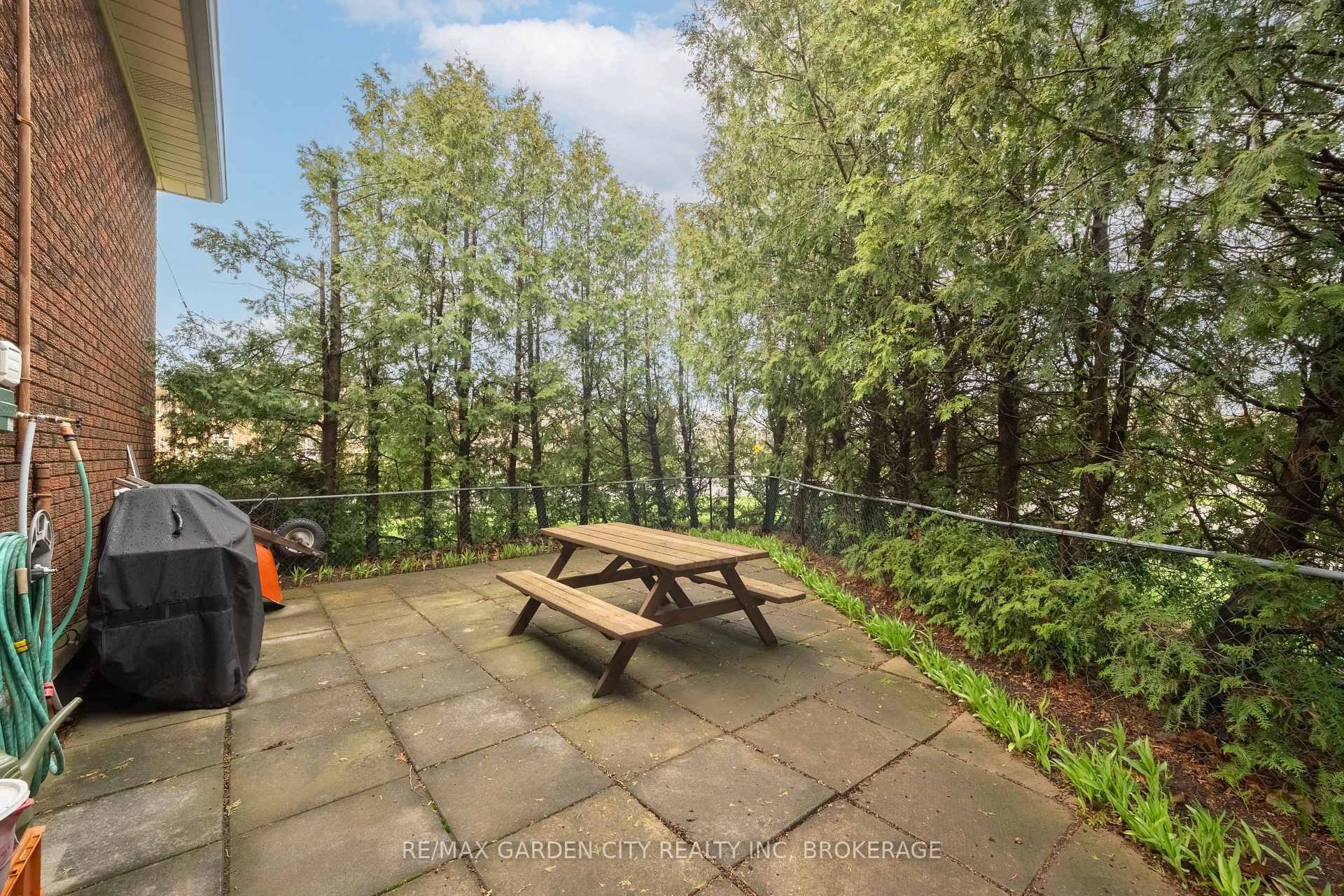 Photo 5 of 2-8 Riverview Boulevard, St. Catharines, Glendale/Glenridge — HOMEH