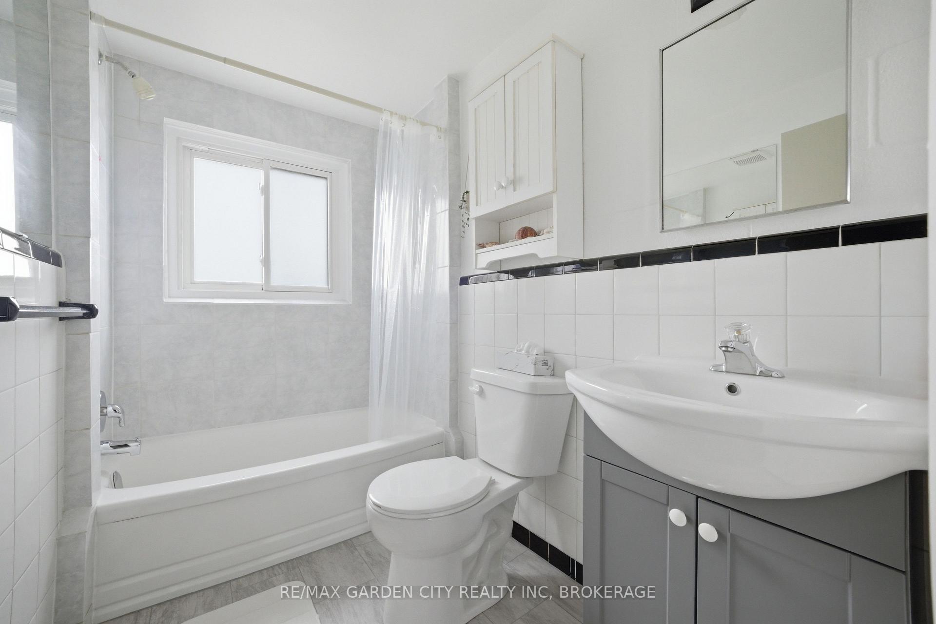 Photo 19 of 2-8 Riverview Boulevard, St. Catharines, Glendale/Glenridge — HOMEH