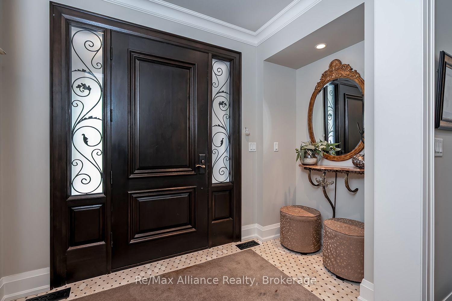 Photo 5 of 379 River Side Drive, Oakville, Central — HOMEH