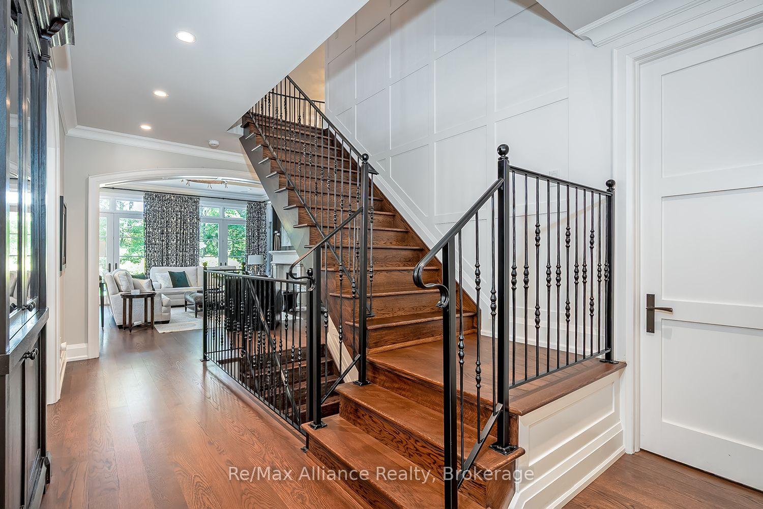 Photo 6 of 379 River Side Drive, Oakville, Central — HOMEH