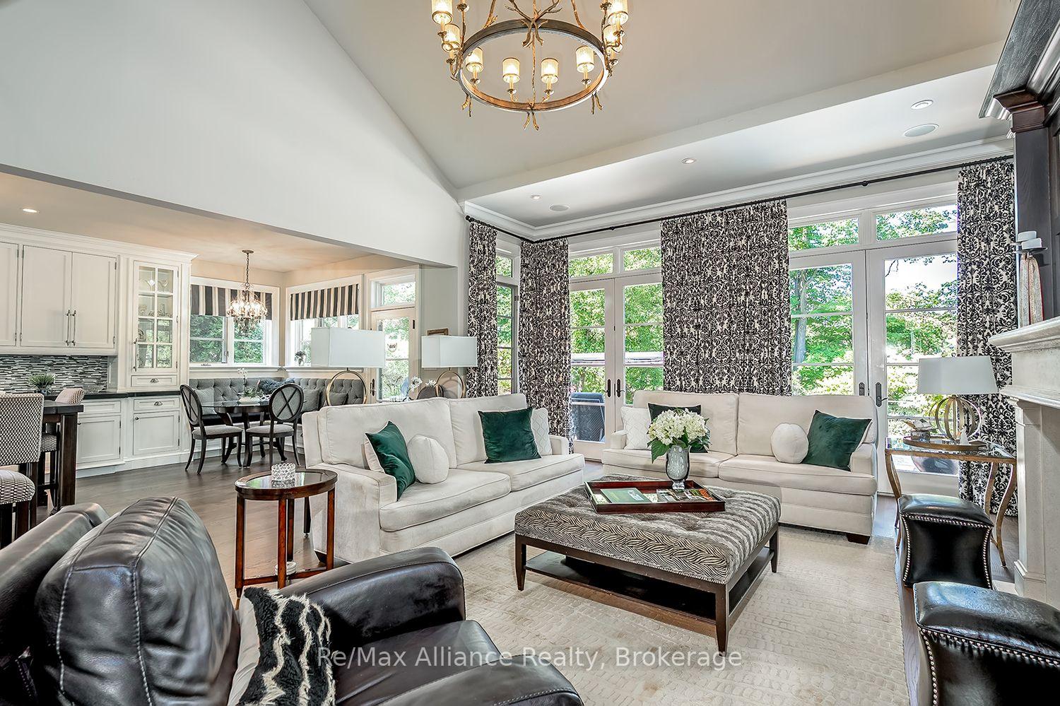 Photo 14 of 379 River Side Drive, Oakville, Central — HOMEH