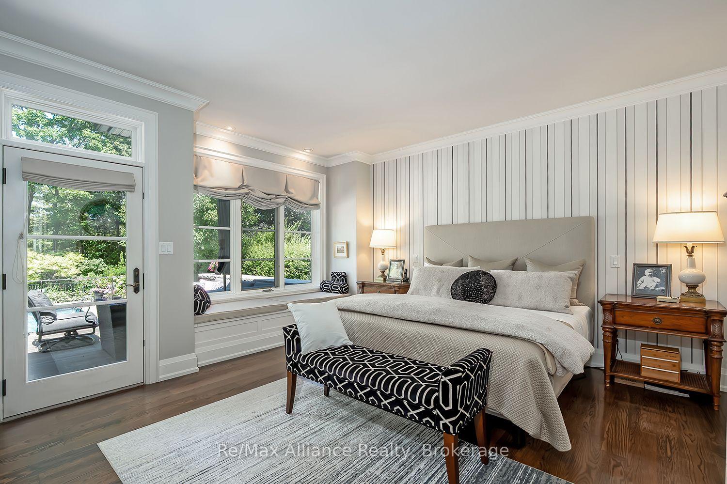Photo 18 of 379 River Side Drive, Oakville, Central — HOMEH