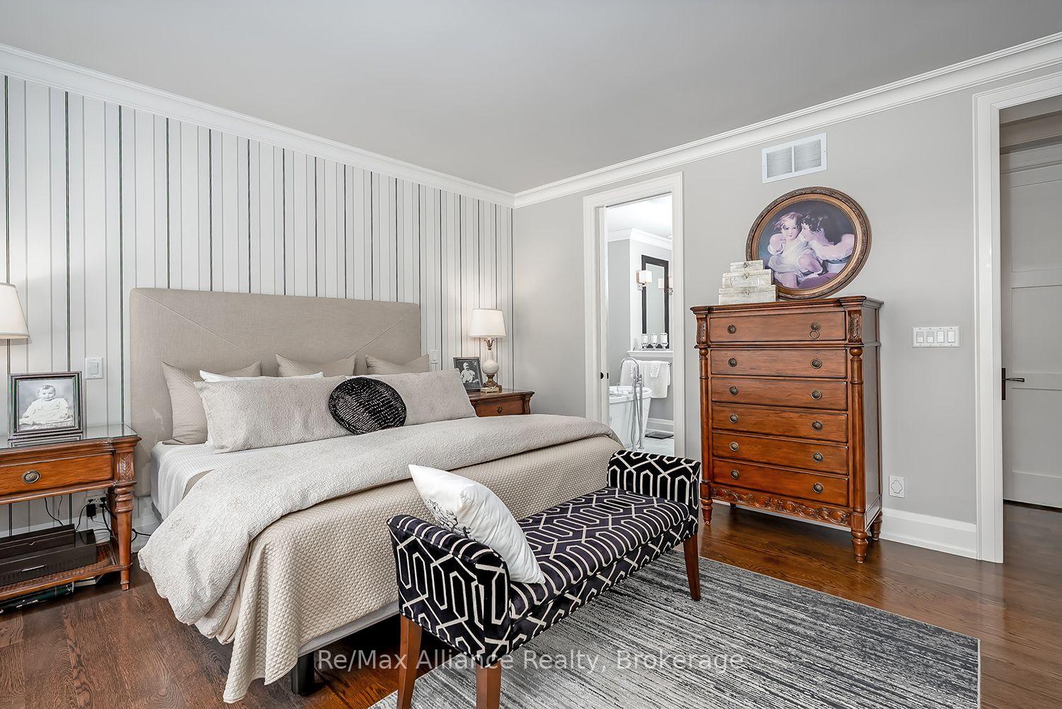 Photo 19 of 379 River Side Drive, Oakville, Central — HOMEH