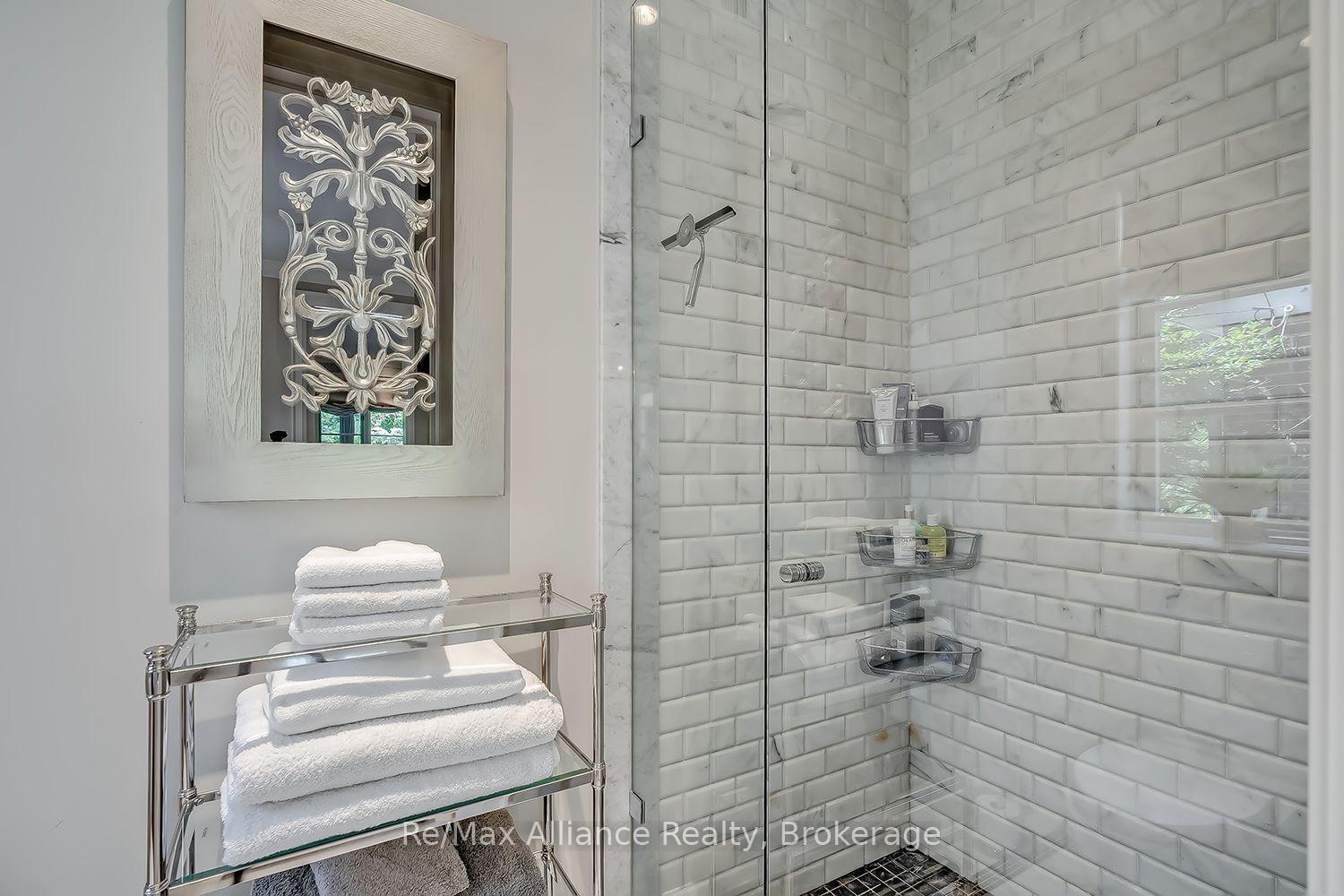 Photo 22 of 379 River Side Drive, Oakville, Central — HOMEH