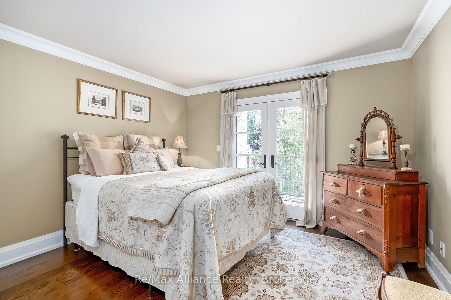Photo 26 of 379 River Side Drive, Oakville, Central — HOMEH