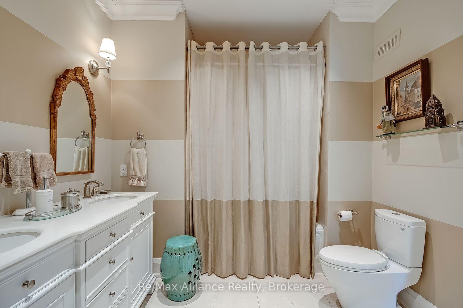 Photo 28 of 379 River Side Drive, Oakville, Central — HOMEH