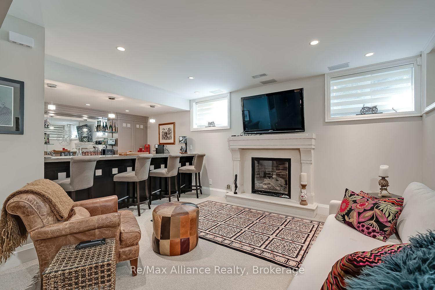 Photo 35 of 379 River Side Drive, Oakville, Central — HOMEH