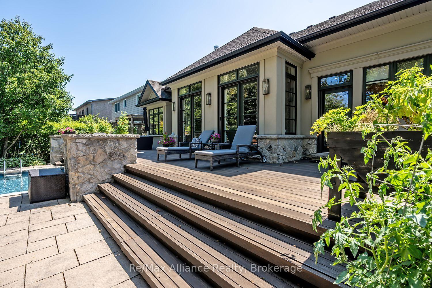 Photo 46 of 379 River Side Drive, Oakville, Central — HOMEH
