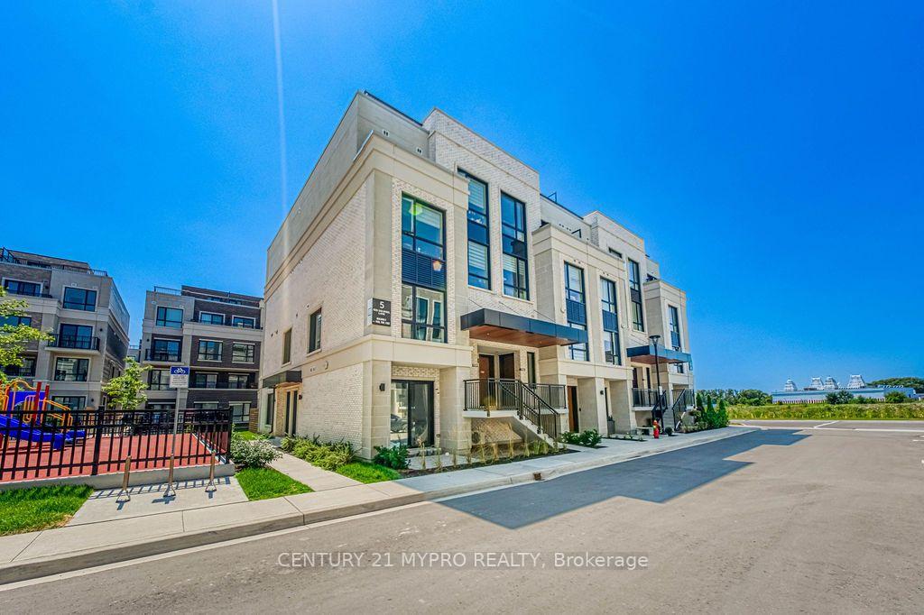 Photo 2 of Unit 107, 5 Red Squirrel Lane, Richmond Hill, Rural Richmond Hill — HOMEH