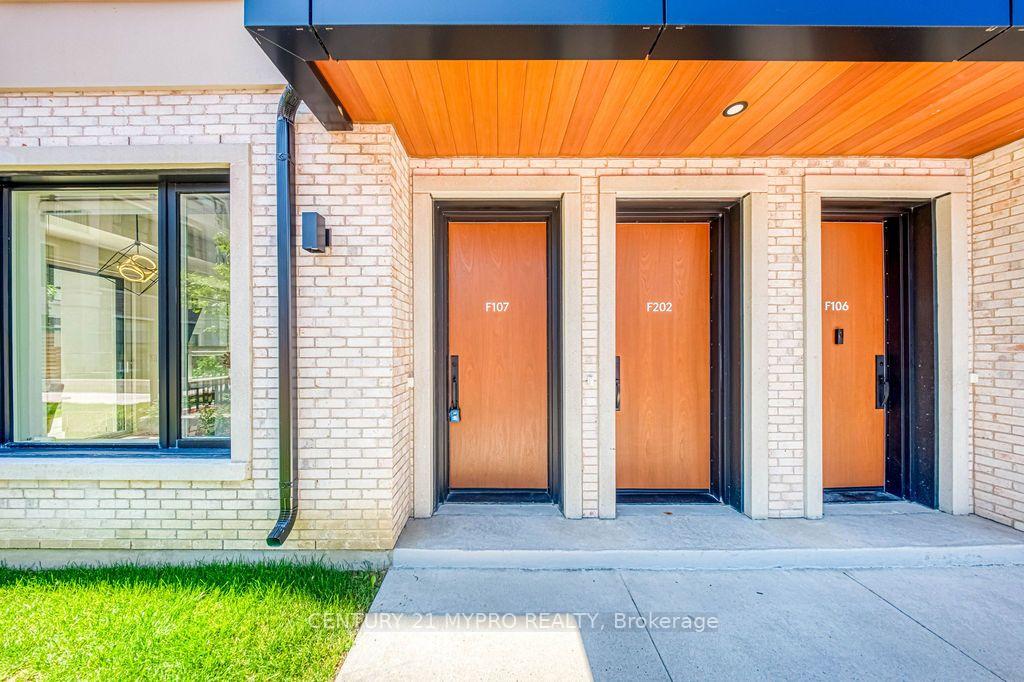 Photo 3 of Unit 107, 5 Red Squirrel Lane, Richmond Hill, Rural Richmond Hill — HOMEH