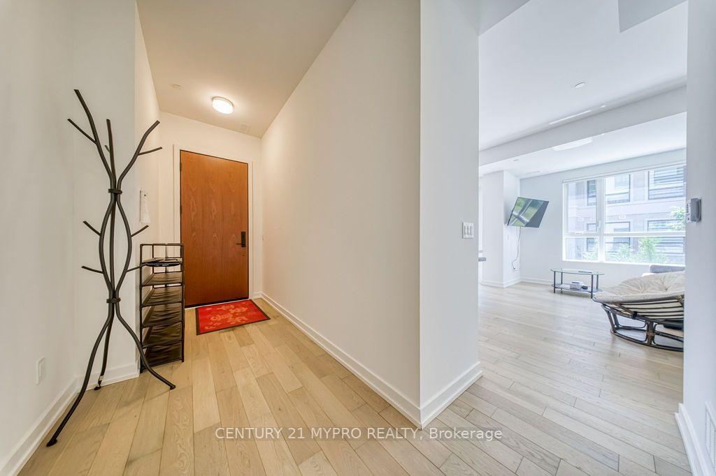 Photo 4 of Unit 107, 5 Red Squirrel Lane, Richmond Hill, Rural Richmond Hill — HOMEH
