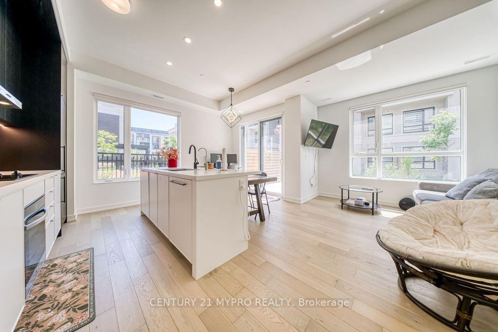 Photo 7 of Unit 107, 5 Red Squirrel Lane, Richmond Hill, Rural Richmond Hill — HOMEH