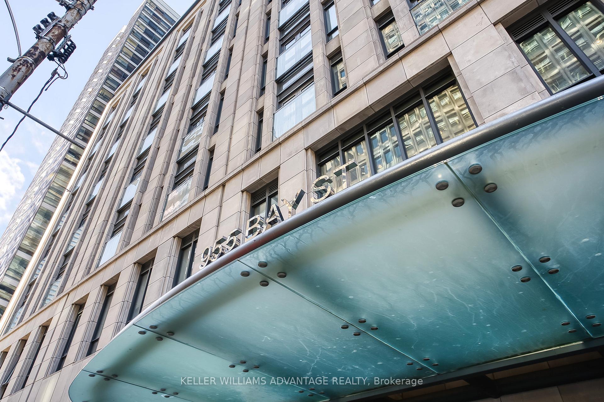 Photo 3 of Unit 1012, 955 Bay Street, Toronto, Bay Street Corridor — HOMEH